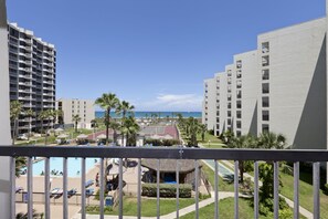 Property grounds - Quaint Beachfront Condo with Resort Pools, Hot Tubs, Tennis Courts & More! Dog-Friendly! (South Padre Island)