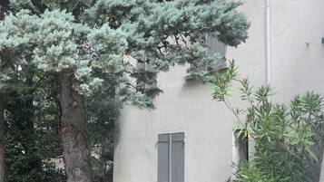 Enceinte de lâhĂ©bergement