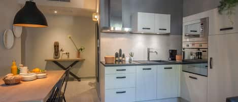 Fridge, microwave, oven, stovetop