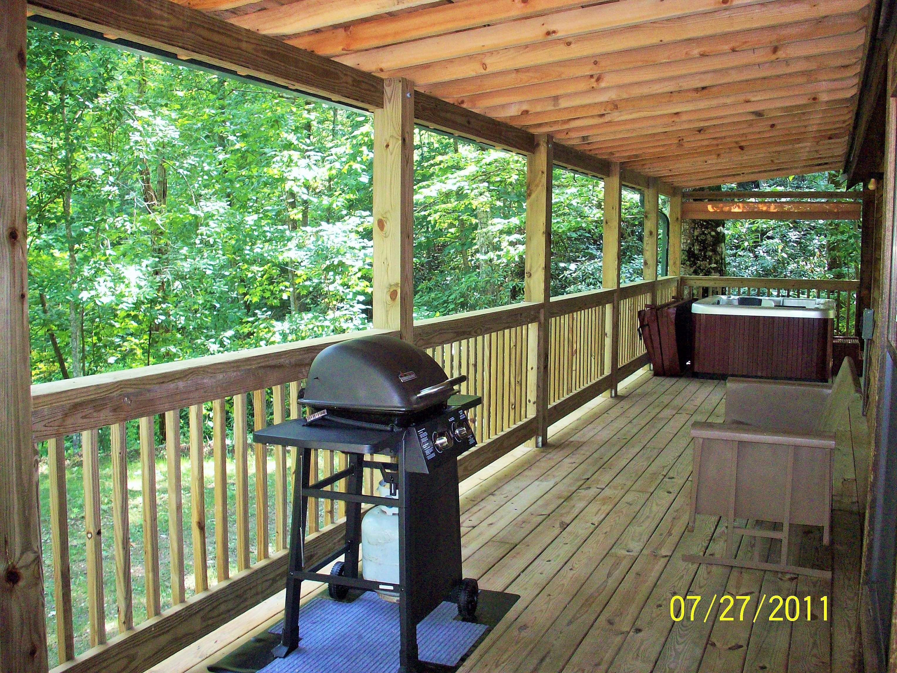 Romantic Honeymoon cabin on Spring Creek with hot tub fire ring trout fishing