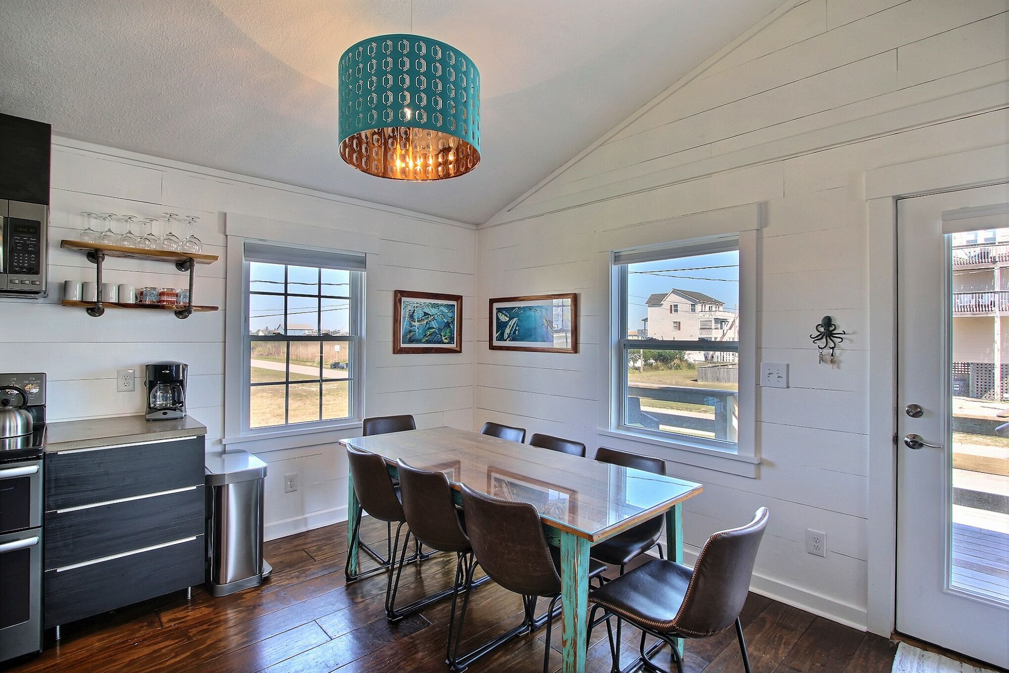 Semi Oceanfront Lot, 3rd house back, 2 king beds & bunk bed, Ocean & Sound Views