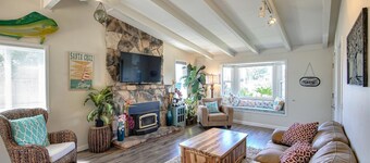 Fantastic Location, steps to ocean, clean comfortable house...