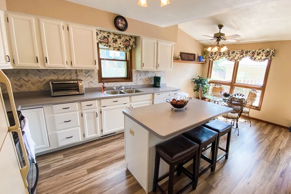 ثلاجة، ميكروويف، فرن، موقد طهي مسطح