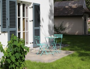 تناول الطعام بالخارج