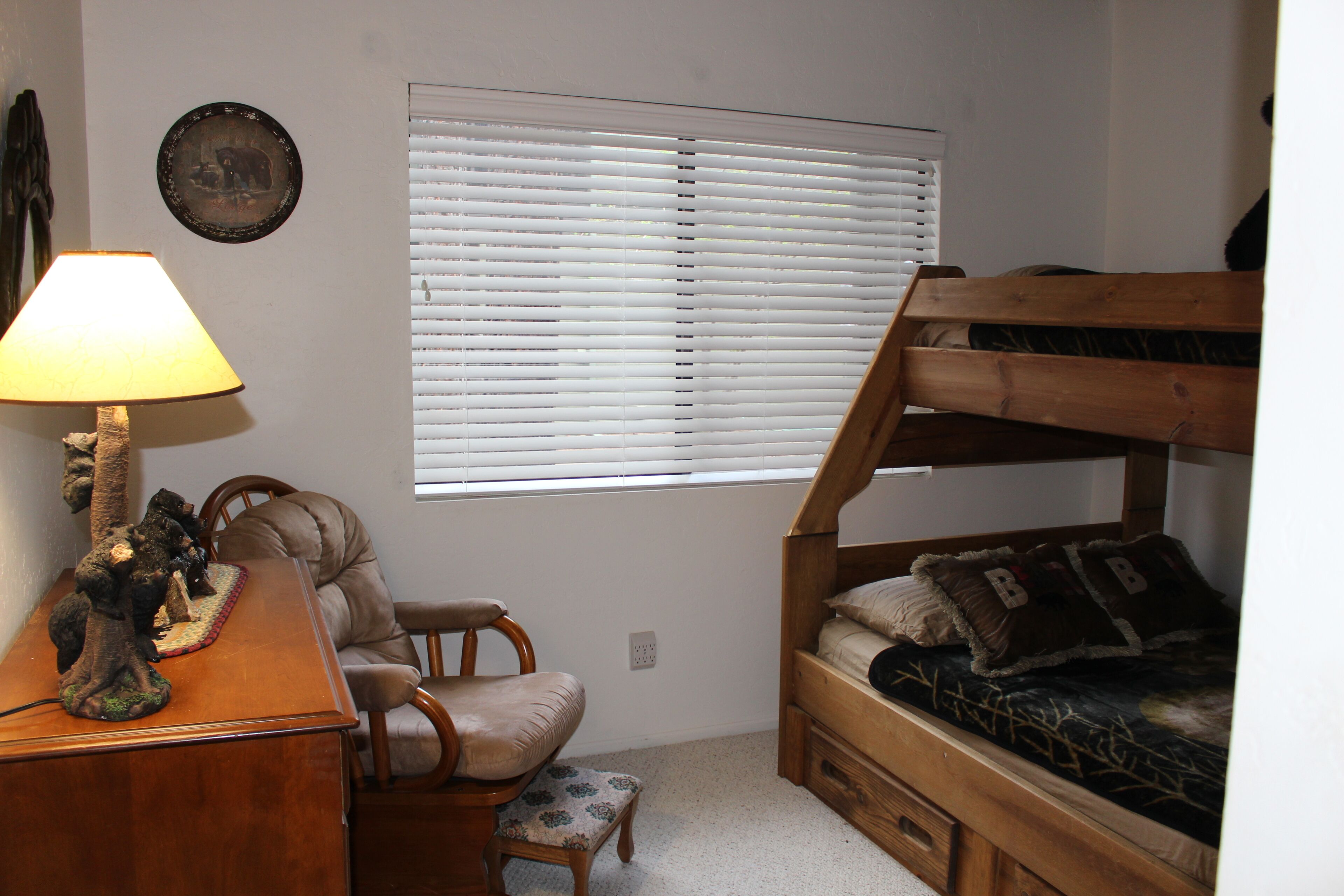 Great Location Beautiful 3 BR 2 Bath Retreat in Pinetop AZ.