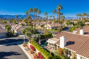 Exterior - Beautiful Palm Desert Home With Private  Backyard Pool and Jacuzzi (Palm Desert)