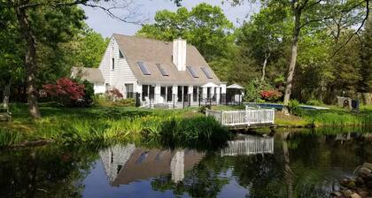 End of Cul De Sac Nice Bike Ride to Main Beach on back roads. Pond Setting.