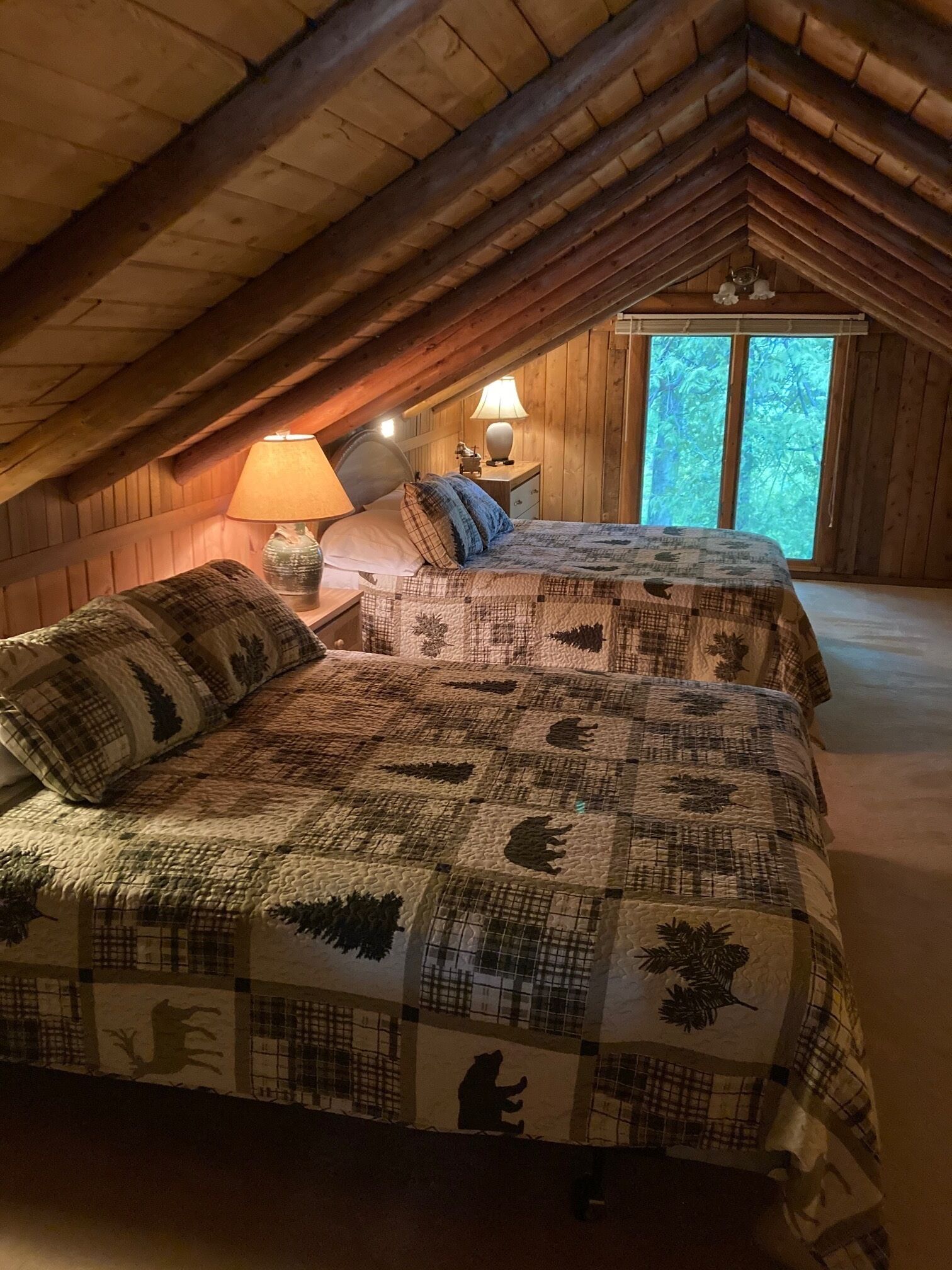 Beautiful and Peaceful Log Lodge near Traverse City