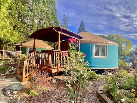Exterior. Camelot is a fully furnished yurt themed after the mythical Arthurian legend.