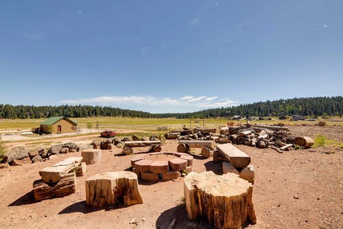 Fisherman's Landing #1: Luxury 3BR Retreat w/ 360° Meadow Views