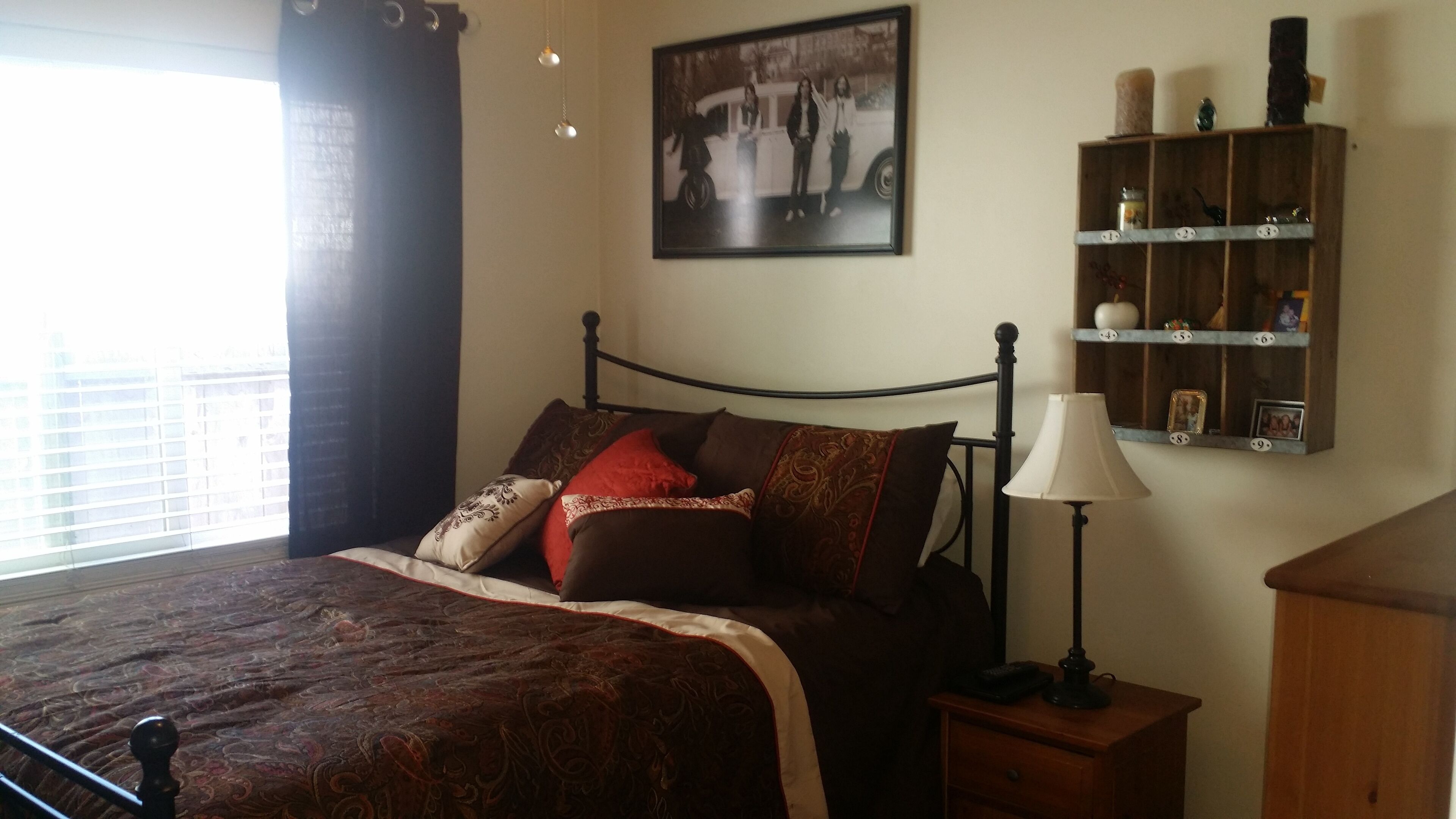 Charming Ocean Beach Bungalow 1 Block from Beach