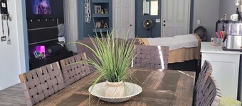 Festival house with Pool just blocks away from Coachella Fest and Stagecoach 