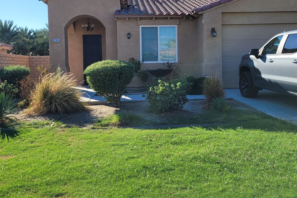 Festival house with Pool just blocks away from Coachella Fest and Stagecoach