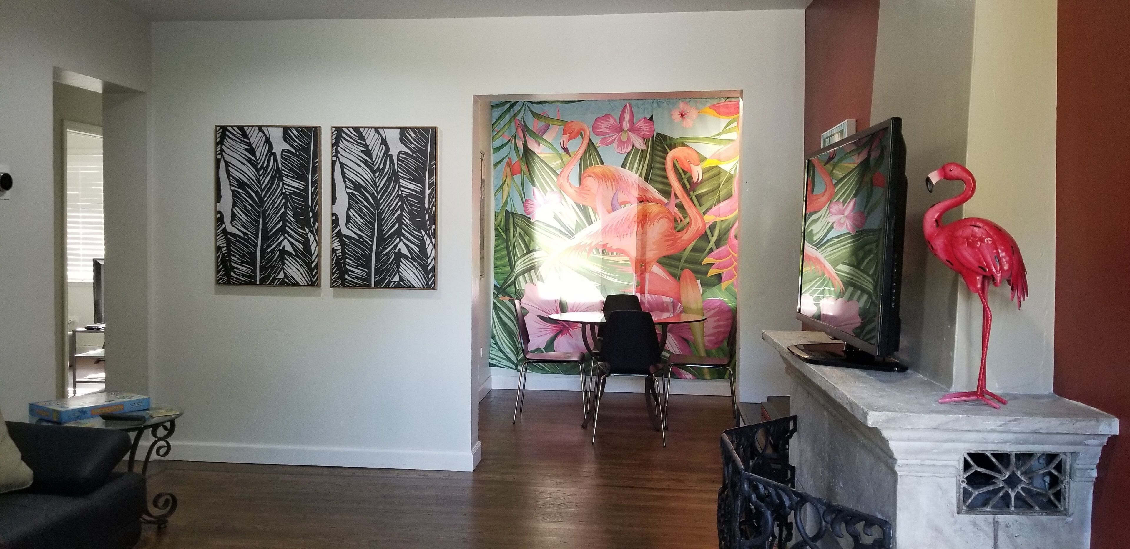 The Bungalow - 2 Bedroom Home Close to Everything