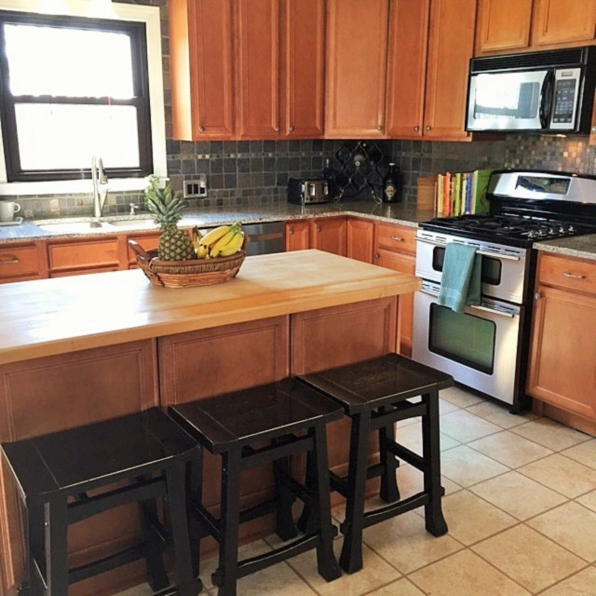 Hilltop House On 15 Acres Just 15 Minutes From Virginia Tech and Radford!