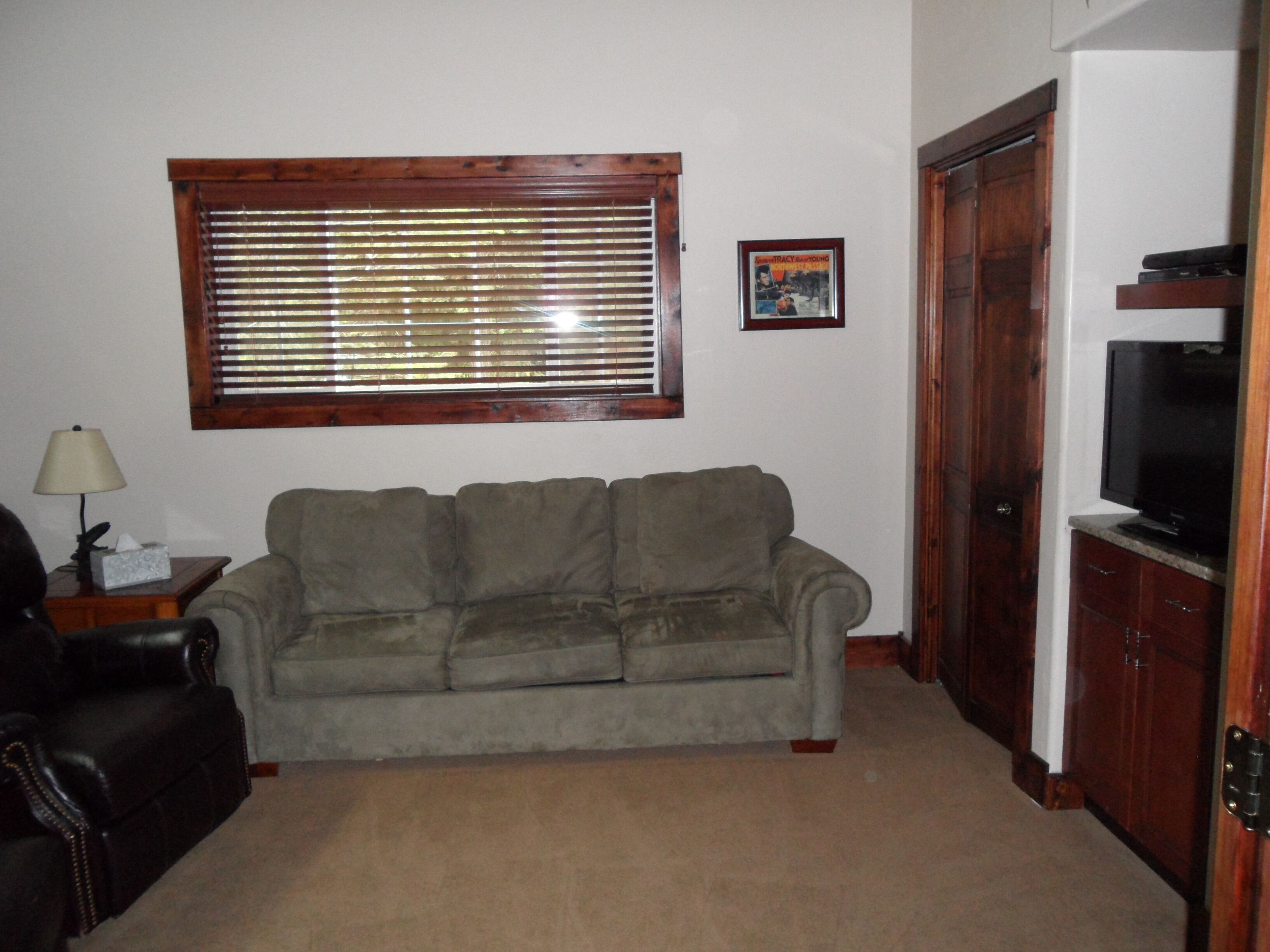 Harris Cove Lodge @ LAKESIDE Fall,Winter,Spring-3rd nite 50% off pls inquire 