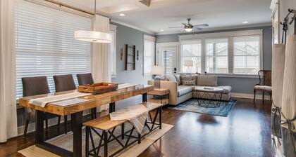 Nations Dream Home - Walk to food & drink! 10 mins from BRDWY! Family friendly!