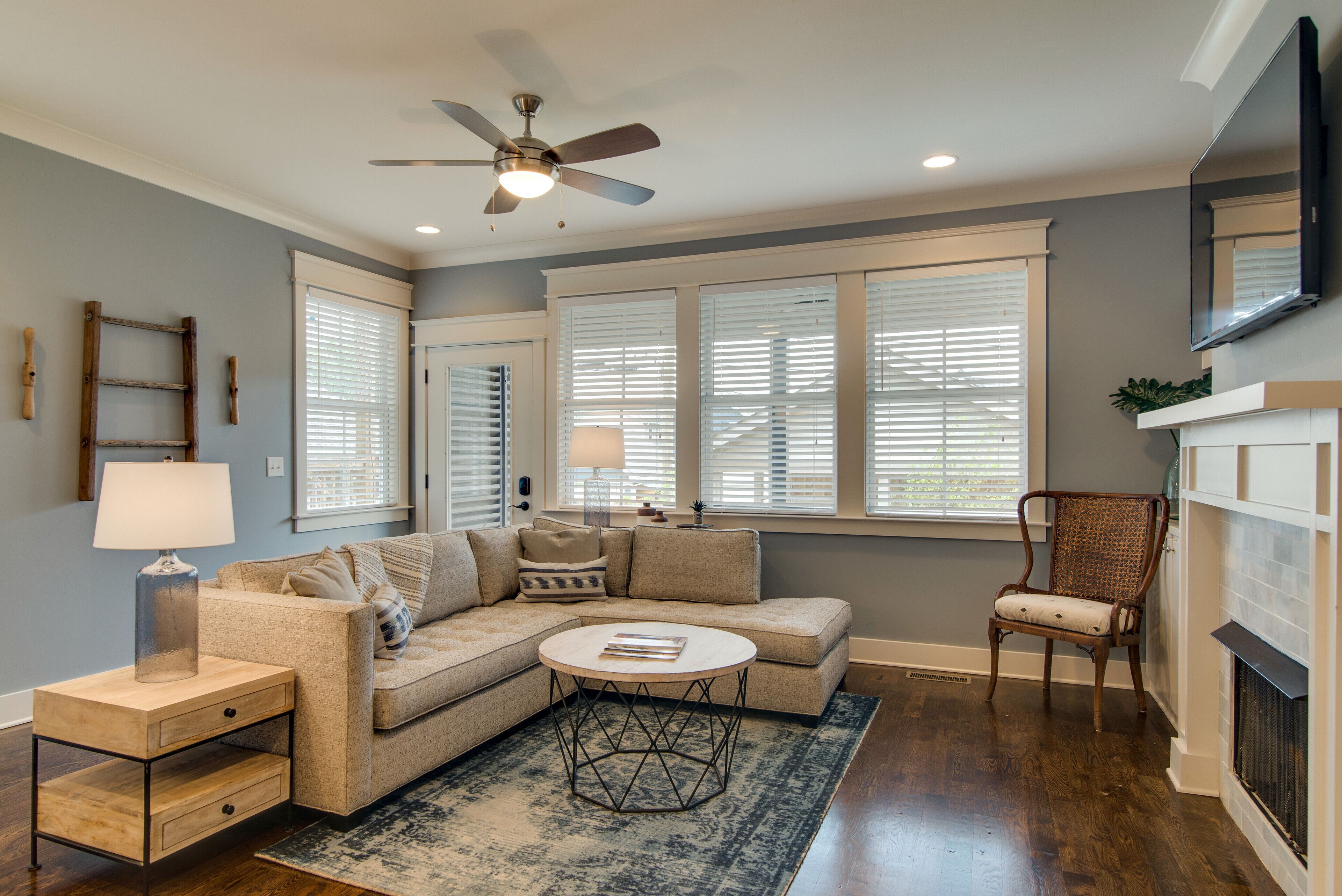 Nations Dream Home - Walk to food & drink! 10 mins from BRDWY! Family friendly! 