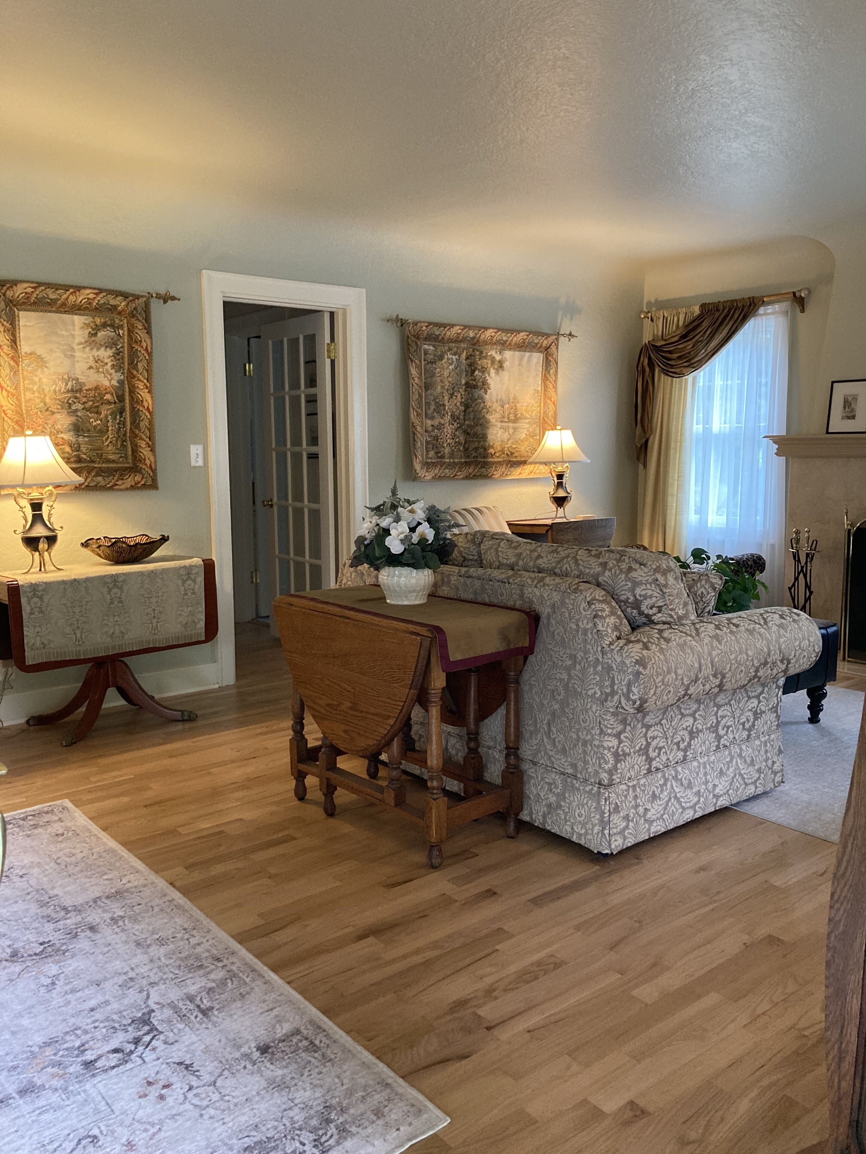 Charming Two-story 1940s 4-Bdroom home,  10-15 min. from University of Oregon