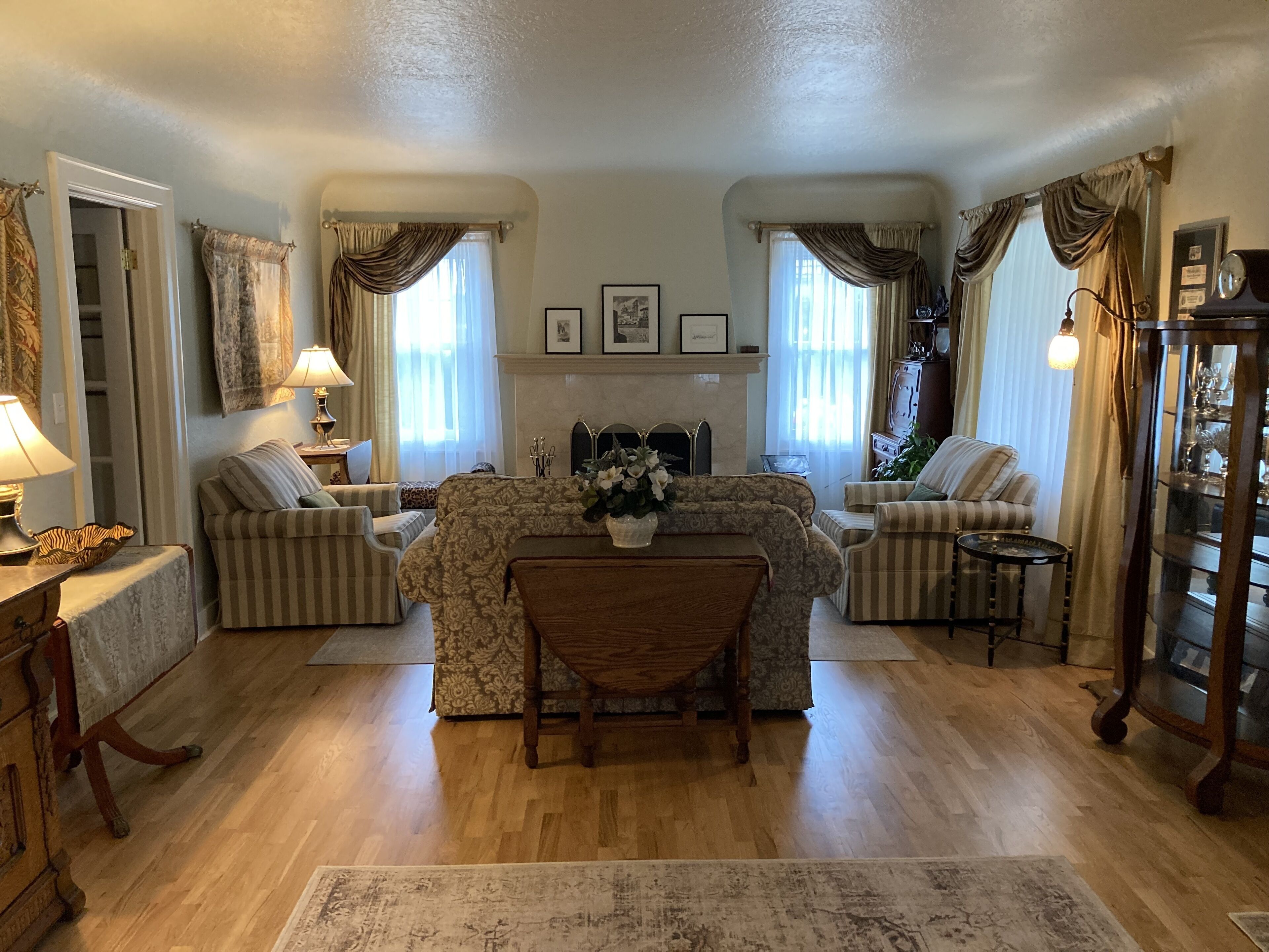 Charming Two-story 1940s 4-Bdroom home,  10-15 min. from University of Oregon