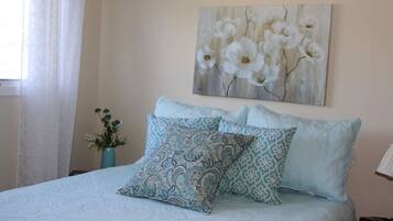 3 bedrooms, desk, iron/ironing board, travel cot