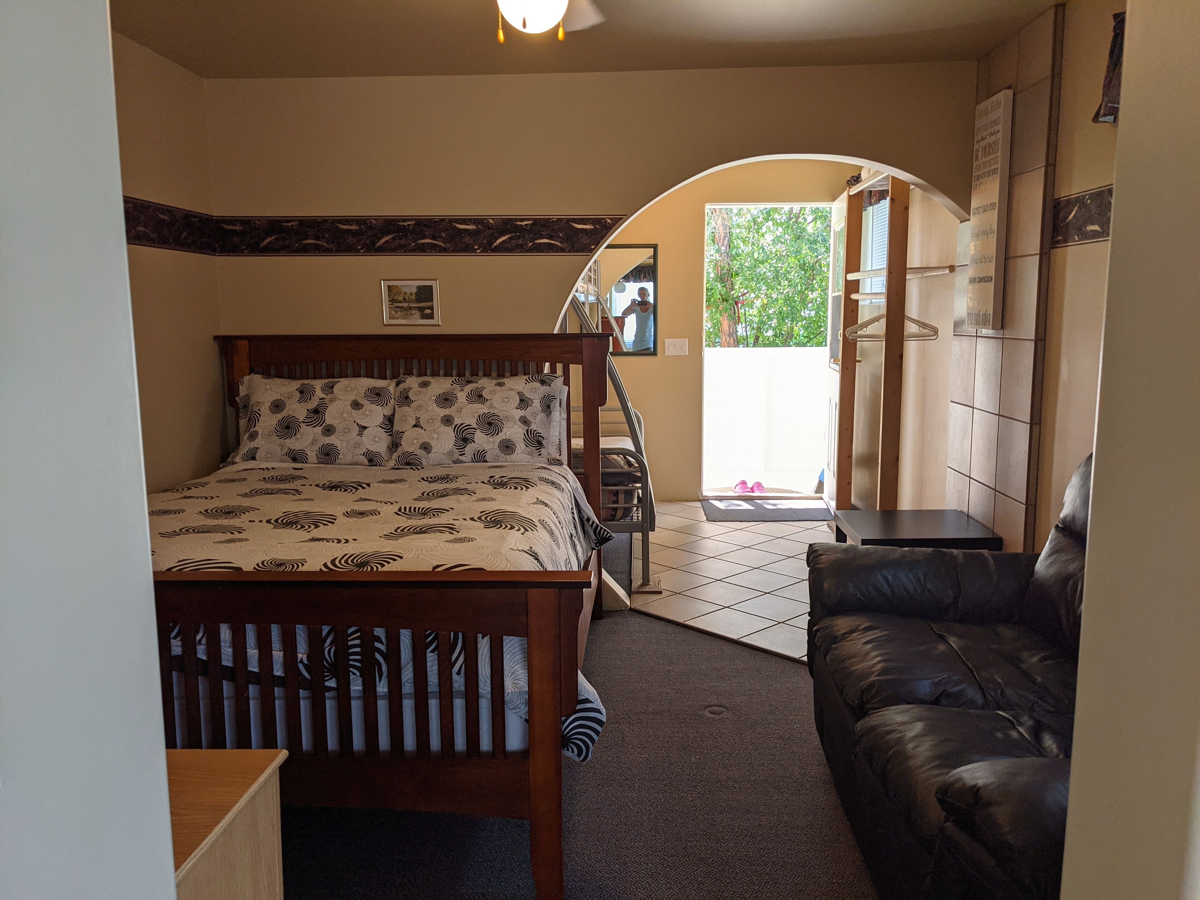 Lakefront Cabin With Outstanding Views Of Wasa Lake & The Rocky Mountains