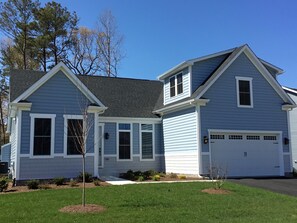 Exterior - Resort Style Community Rehoboth Beach House Parking Pool (Rehoboth Beach)