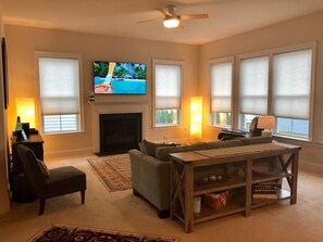Smart TV, fireplace - Resort Style Community Rehoboth Beach House Parking Pool (Rehoboth Beach)