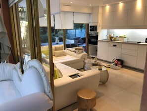 Interior - Luxe Apartment 2brooms with 300m2 private garden brain new (Cannes)