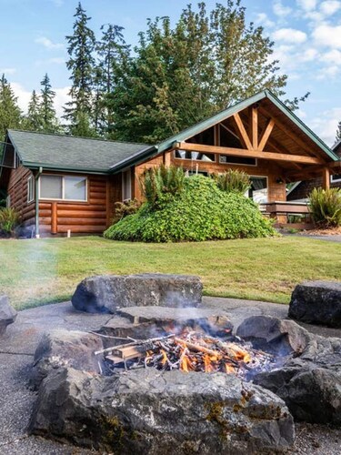 ~ Lakeside Log Cabin ~ Blessings & Memories Abound!