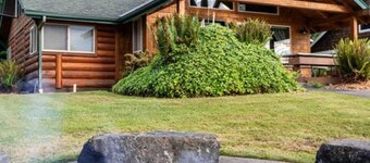 ~ Lakeside Log Cabin ~ Blessings & Memories Abound!