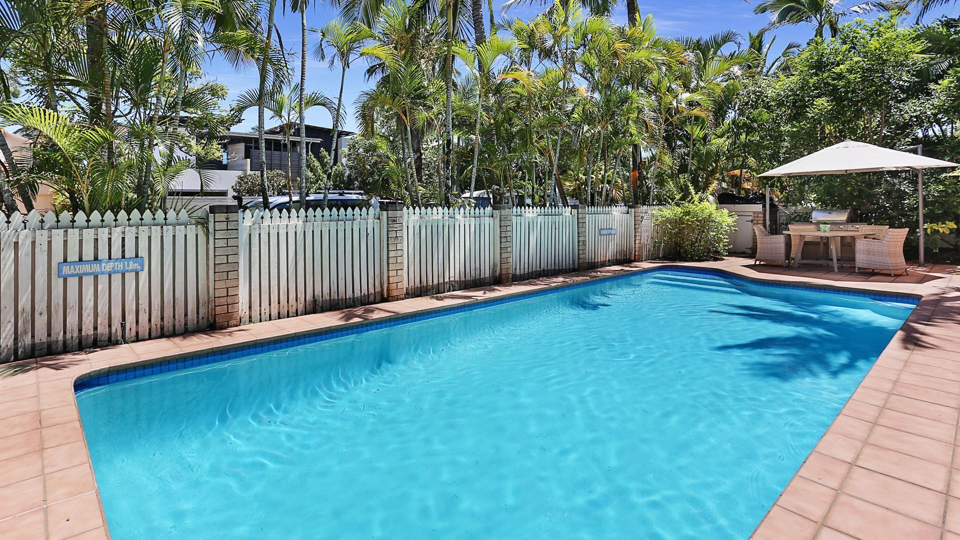 LowTide on Noosa Sound
