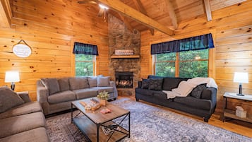 智能电视、壁炉