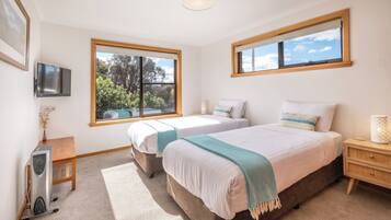 3 bedrooms, free WiFi, bed sheets