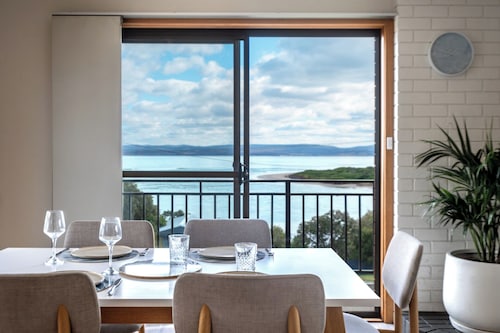 Granite Beach House - Freycinet Holiday Houses