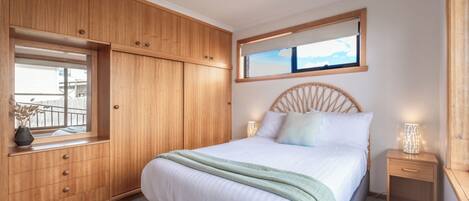 3 bedrooms, free WiFi, bed sheets