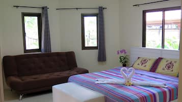 4 chambres, coffres-forts dans les chambres, bureau