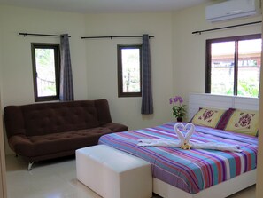 4 chambres, coffres-forts dans les chambres, bureau