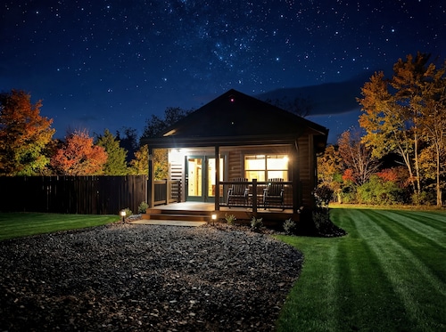 NEW Cozy Couples Log Cabin #7 LURAY Hot Tub Stone Fireplace Mountain Views