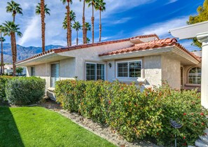 Exterior - 2BD/2BA Lower-Level Condo – Mesquite Country Club (Palm Springs)