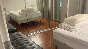 3 bedrooms, desk, iron/ironing board, travel cot