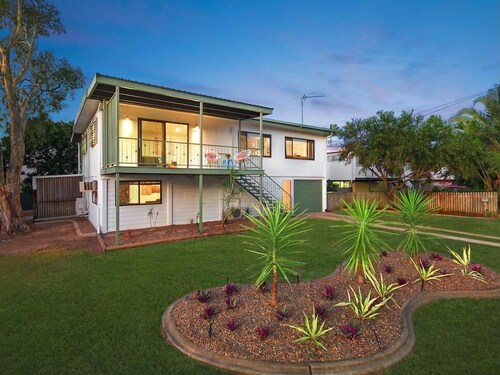 Mount Louisa Renovated Family Home
