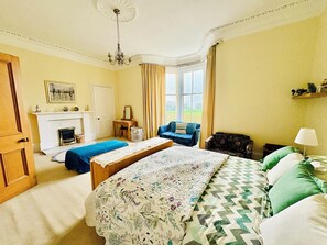 3 bedrooms, iron/ironing board, free WiFi, bed sheets