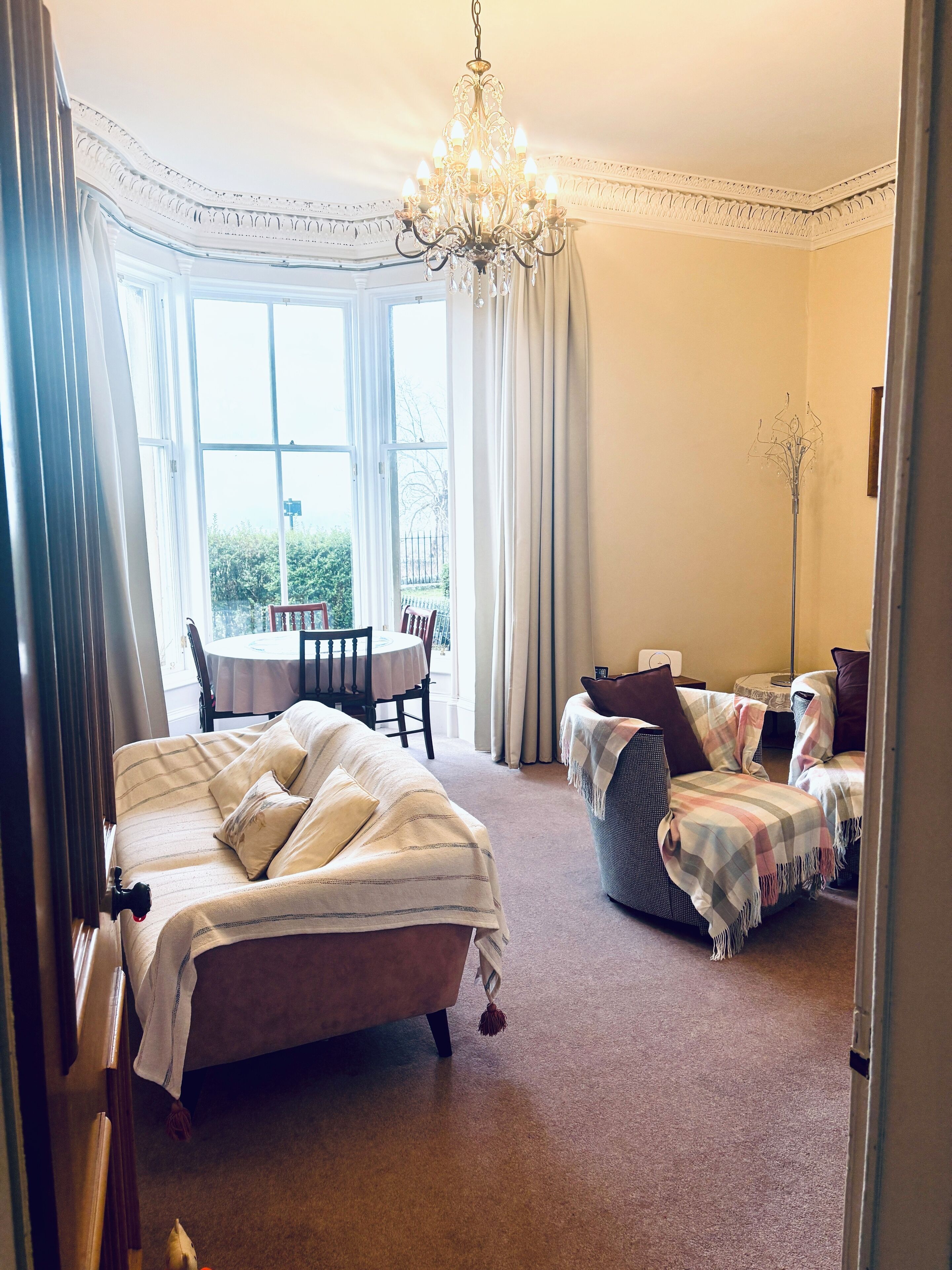 Smart TV, fireplace, books, printers