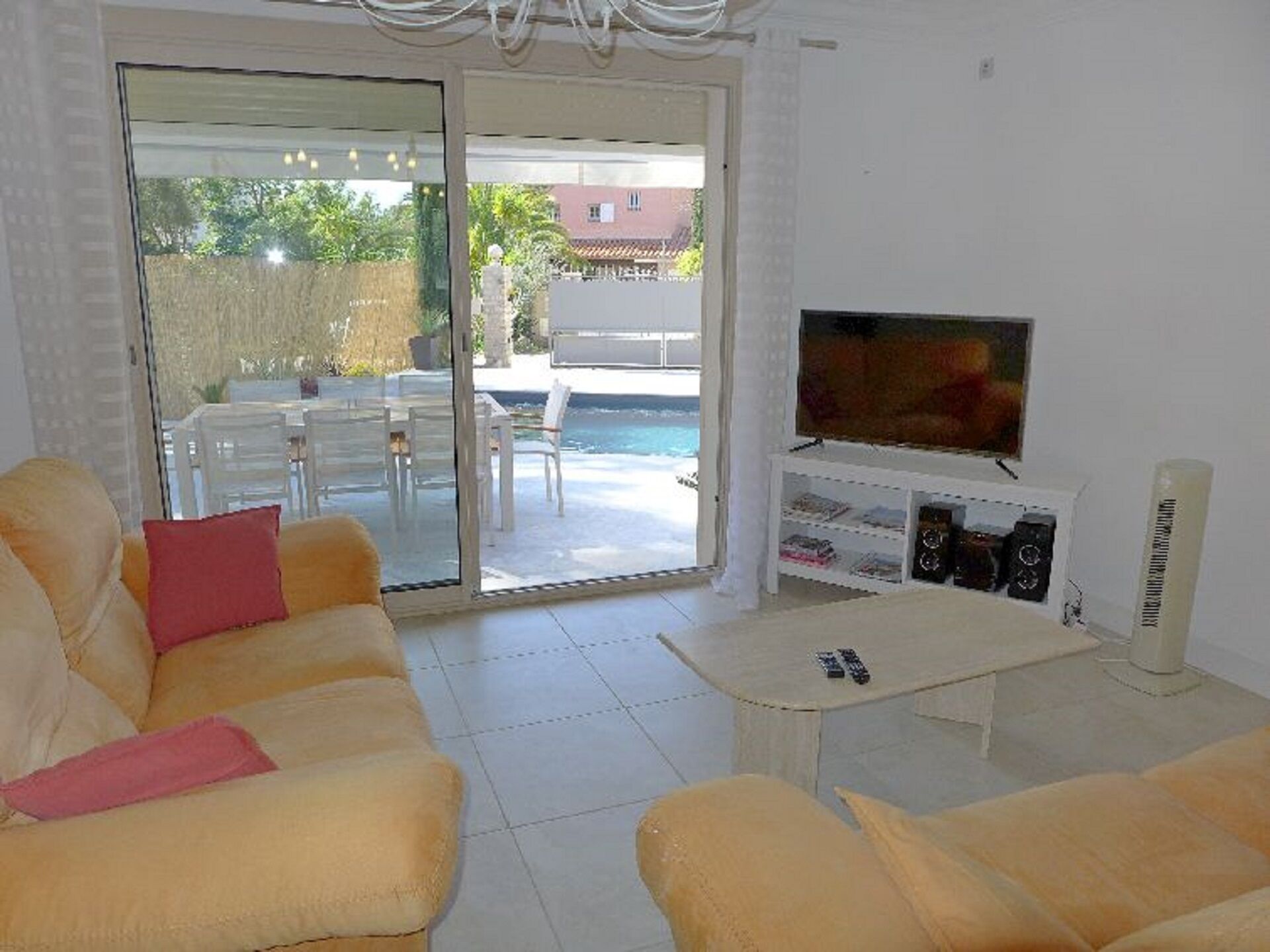 Bandol, Villa (8 people), private pool, garden, quiet, parking