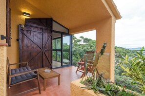Terrace/patio - Club Villamar - Modern villa Julia with private pool and amazing panoramic view on green hills an... (Lloret de Mar)