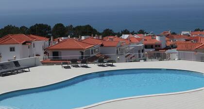 Uusi ylellinen huoneisto, lähellä keskustaa, iso terassi ja kaunis merinäköala