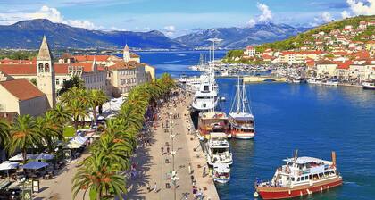 House with a unique view of the sea, islands in a quite position, EV-ready