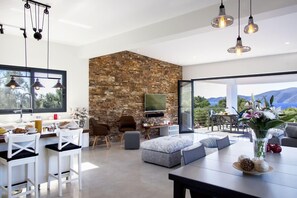 Dining - OFFERS FOR LESS PPL: Exclusive Waterfront Villa,2 private pools & view! (Amouso beach)
