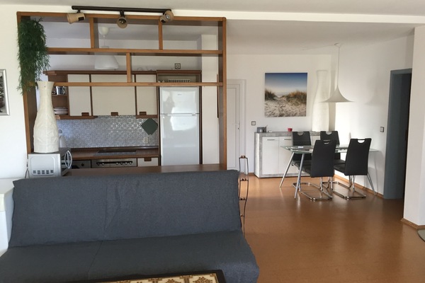 Smart-TV, Kamin, Stereoanlage